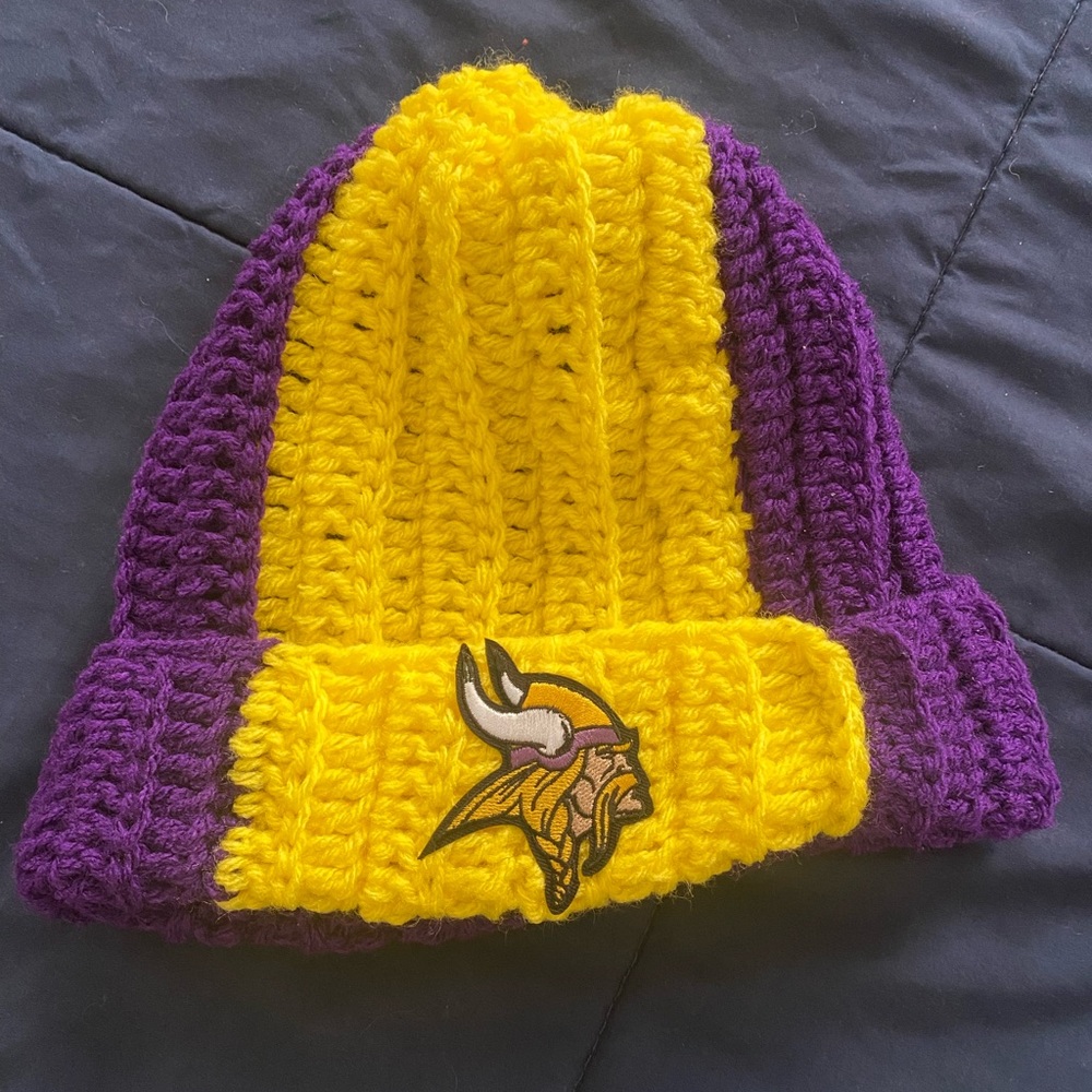 Team Beanies - Picture 5 of 16